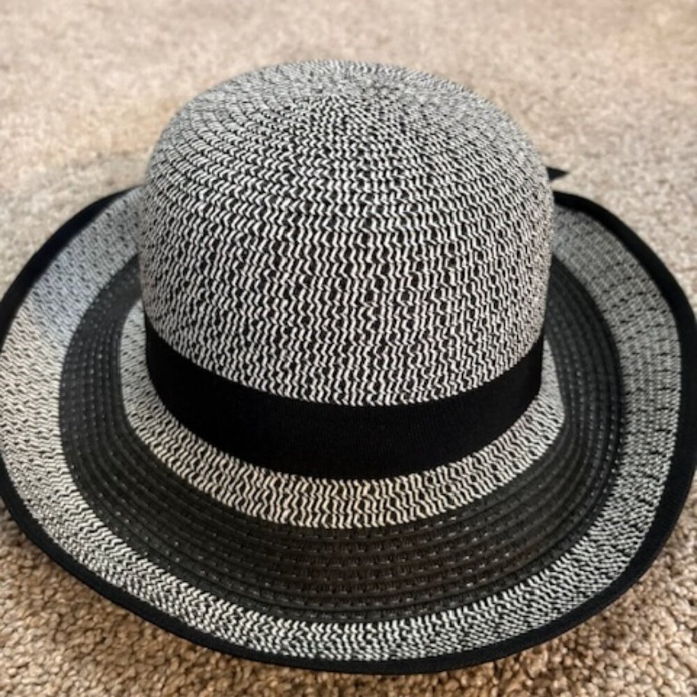 NWT Sonoma Women’s Adjustable Gray Black Bow Wide Brim Hat